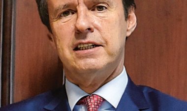 Tuto declina su candidatura a siete días de los comicios