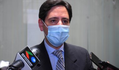 ADN no se retiró y Quiroga aún no presentó su carta de declinatoria