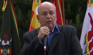 Murillo pide a los policías ‘mantener su independencia’ y ‘nunca más ser serviles a un partido’
