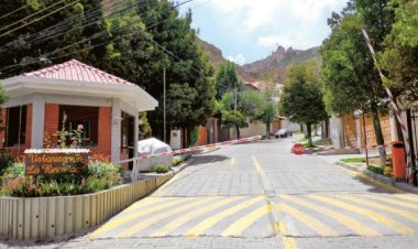 Arce entregará salvoconductos a exministros refugiados en embajada de México