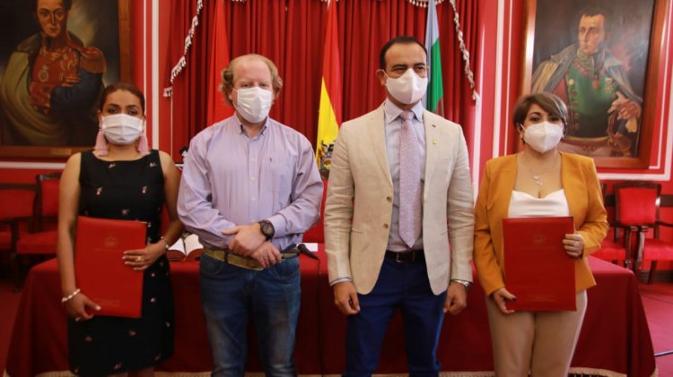 Oliva posesiona a Lily Morales, Mario Cavero y Paola Mendoza como secretarios de la Gobernación