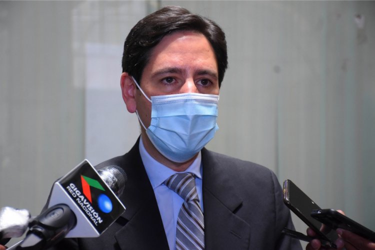 ADN no se retiró y Quiroga aún no presentó su carta de declinatoria
