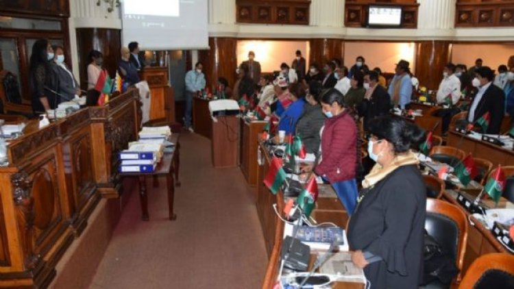 La Asamblea da inicio a la exposición del informe de Sacaba y Senkata