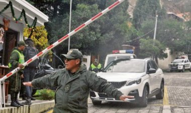 Exautoridades del gobierno de Evo dejan la residencia de México