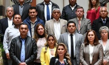 Todos los ministros y viceministros de Añez presentan sus renuncias