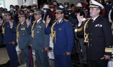 Arce posesiona al Alto Mando Militar para «garantizar» su Gobierno