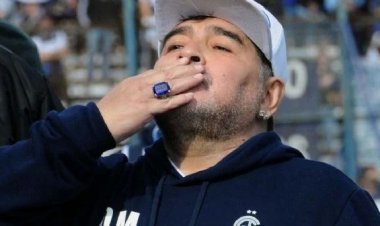 Muere a los 60 años Diego Armando Maradona