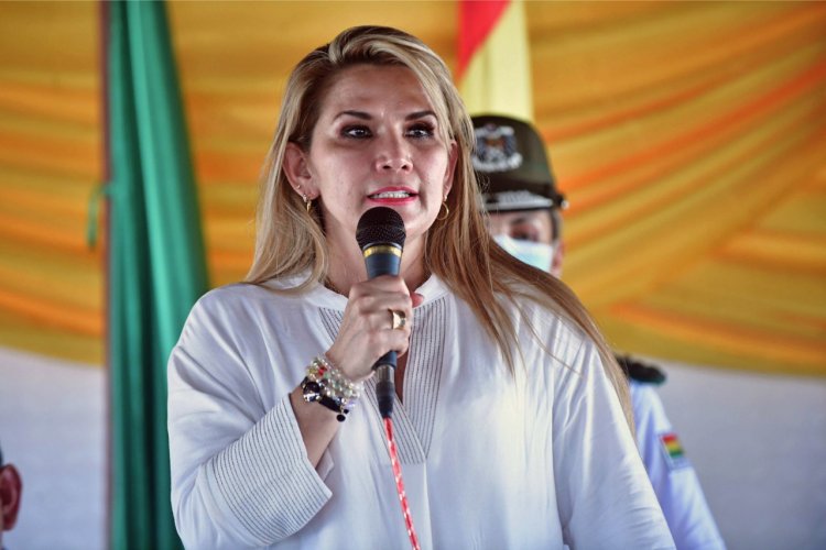 Áñez reporta deuda de Bs 710.000 y bienes por Bs 290.875 al final de su gestión