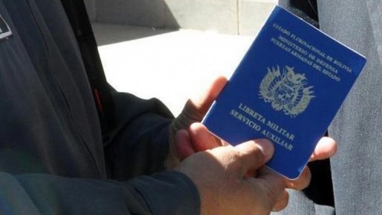Abogados de Evo analizan una demanda por el robo de la libreta militar del expresidente
