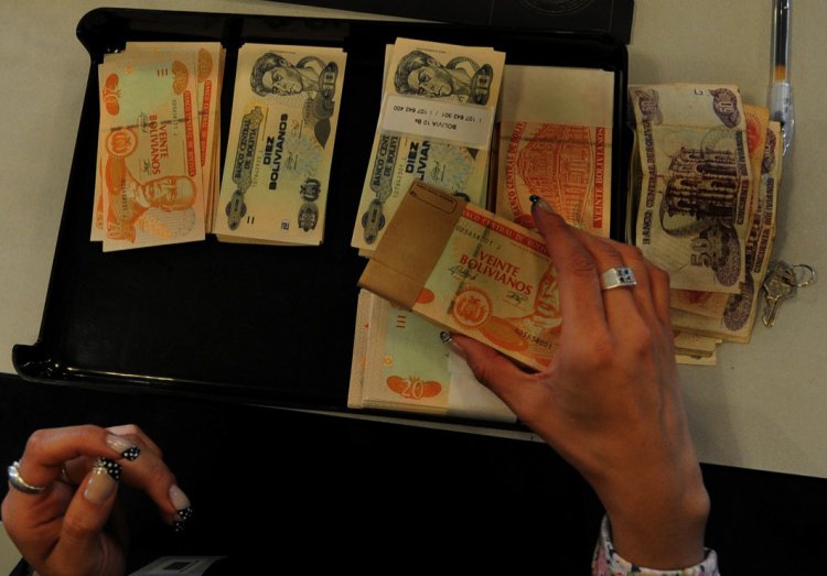 El Ministerio de Economía da dos razones para no devaluar la moneda nacional
