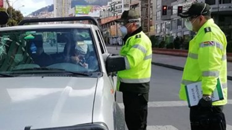 El Gobierno instruye a la Policía anular las multas aplicadas a vehículos en la cuarentena