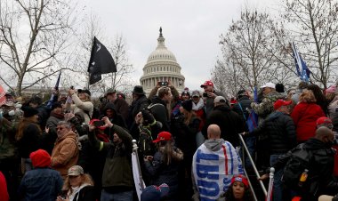 Turba asalta el Capitolio de EEUU y Trump es acusado de intento de ‘golpe’