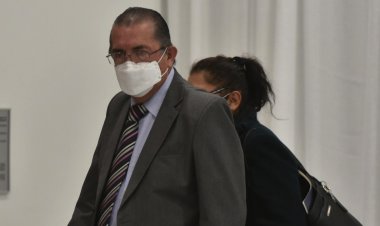 El Ministro de Salud da positivo al COVID-19 y analizará seguir en el cargo