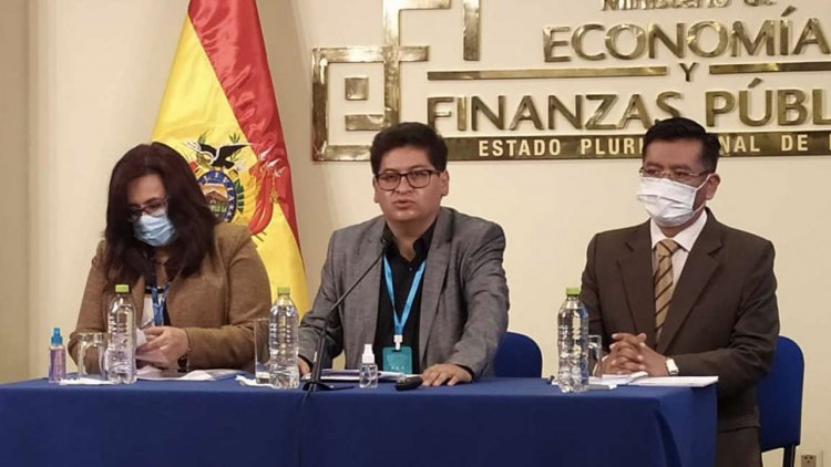 Choferes vuelven a romper diálogo con el Gobierno y ratifican paro
