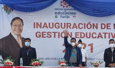Arce inaugura la gestión escolar y anuncia una plataforma educativa e internet gratuito