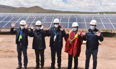 Arce inaugura fase II de planta solar en Oruro que inyectará 50 MW al Sistema Interconectado