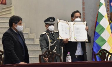 El Gobierno firma la llegada de 500.000 vacunas chinas Sinopharm hasta fin de mes