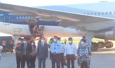 Llegan al país las 500 mil vacunas Sinopharm