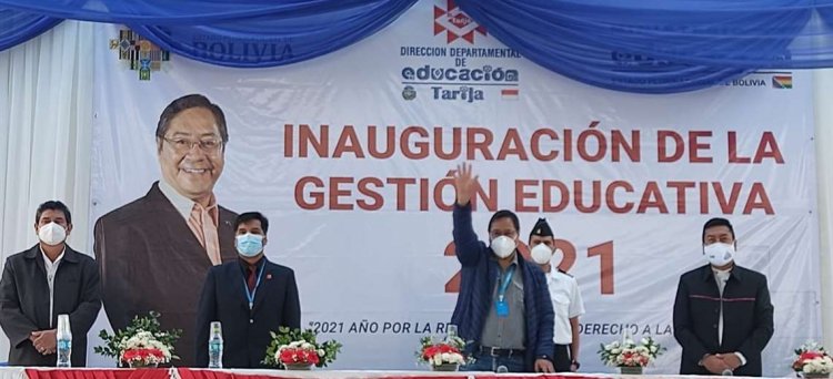 Arce inaugura la gestión escolar y anuncia una plataforma educativa e internet gratuito
