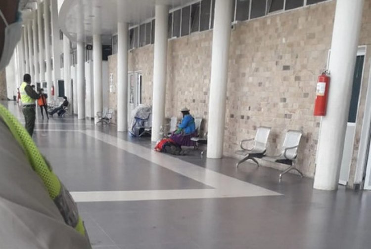 Adulto mayor con Covid-19 pierde la vida en la terminal de buses de Tarija