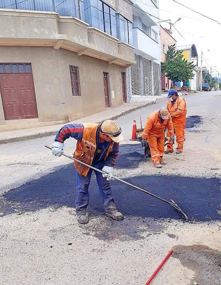 Municipio inició Plan Masivo de Bacheo en toda la ciudad de Tarija
