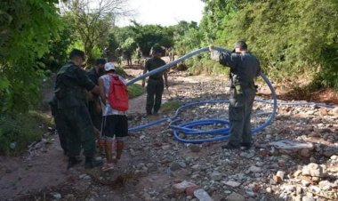 Traficaban aceite comestible de Argentina a Bolivia, lo hacían pasar a través de una manguera