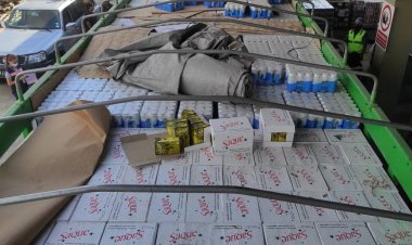 Aduana nacional decomisa Dos camiones con productos de contrabando y un vehículo chuto