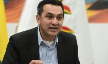 El exministro Yerko Núñez se declara en la clandestinidad y saluda activación de la protesta cívica