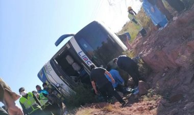 HASTA EL MOMENTO SE REGISTRA OCHO MUERTOS Y VARIOS HERIDOS EN ACCIDENTE DE LA FLOTA LINCE