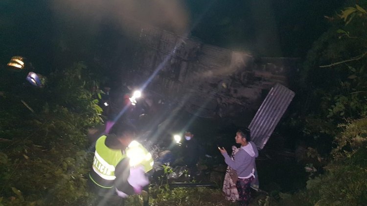 Accidente de tránsito deja decenas de muertos en la carretera Cochabamba-Santa Cruz
