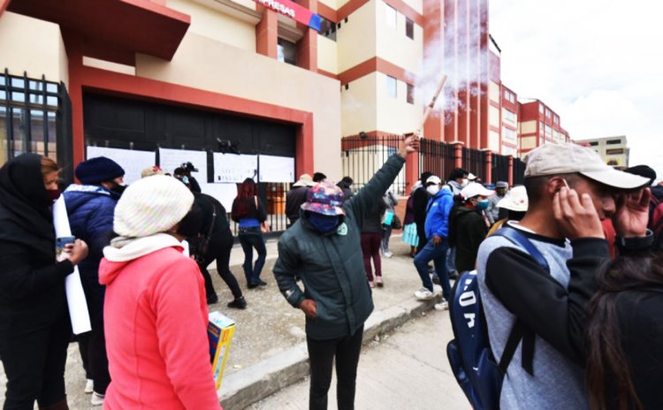 Aprehenden a un cuarto dirigente, padres y estudiantes de la UPEA protestan exigiendo justicia