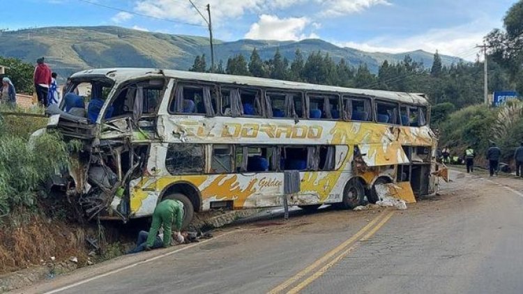 Accidente en la carretera a Santa Cruz deja al menos tres fallecidos