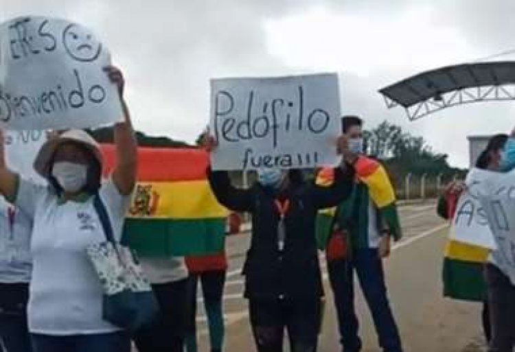 Evo fue recibido con huevos y en medio de expresiones de rechazo este jueves en Monteagudo