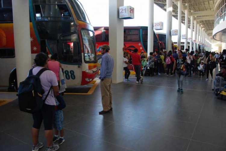 Operativos de control retienen a menores que viajan sin el formulario de viaje