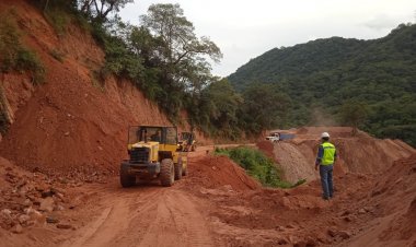 SE REACTIVAN TRABAJOS DE CONSTRUCCIÓN DEL TRAMO ACHERAL - CHOERE EN EL CHACO TARIJEÑO