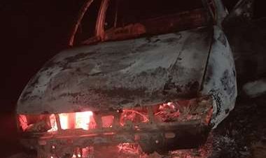 Hallan a una persona calcinada dentro de un vehículo en Cotoca; Policía investiga el hecho