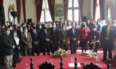 Johnny Torres Alcalde de Tarija posesionó a su gabinete