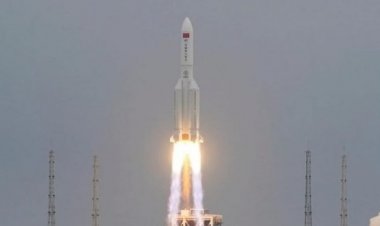 Restos de un cohete pesado lanzado por China caen en el Océano Índico