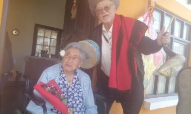 Alcaldía de Tarija reconoce a 10 matrimonios por sus Bodas de Oro