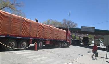 Cívicos anuncian bloqueo indefinido en los puentes que conectan a Bolivia con Argentina