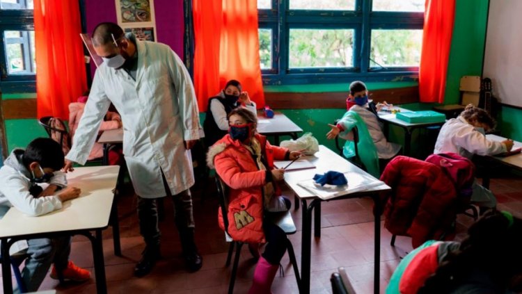 HABRÁ VACACIONES Y HORARIO DE INVIERNO SIN IMPORTAR LA MODALIDAD DE LAS CLASES