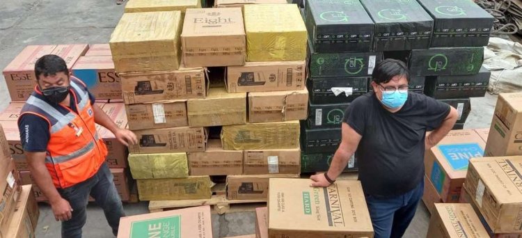 Incautan dos camiones bolivianos con cigarrillos de contrabando en el complejo fronterizo de Chungará