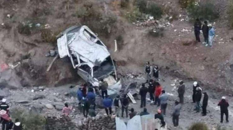 Identifican a los cinco funcionarios de la Gobernación de Potosí fallecidos en accidente de tránsito