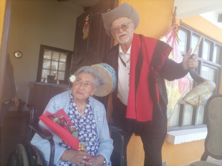 Alcaldía de Tarija reconoce a 10 matrimonios por sus Bodas de Oro
