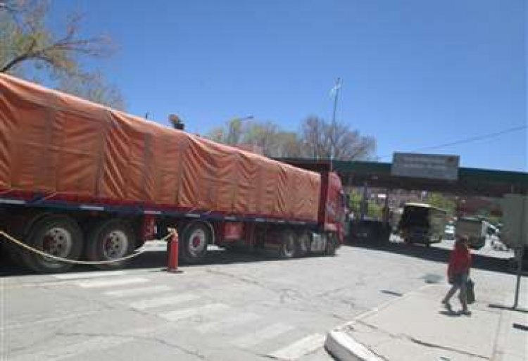 Cívicos anuncian bloqueo indefinido en los puentes que conectan a Bolivia con Argentina