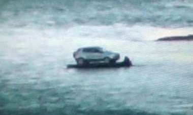 Intentaron contrabandear una vagoneta desde Bolivia a Argentina a bordo de un gomón