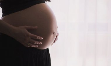 Infanticida también causa la muerte de bebé de 8 meses de gestación