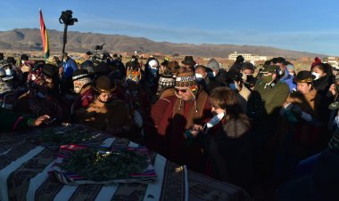 Arce dice que ‘se vienen días difíciles’ y le pide salud y fuerza a la Pachamama y al Tata Inti