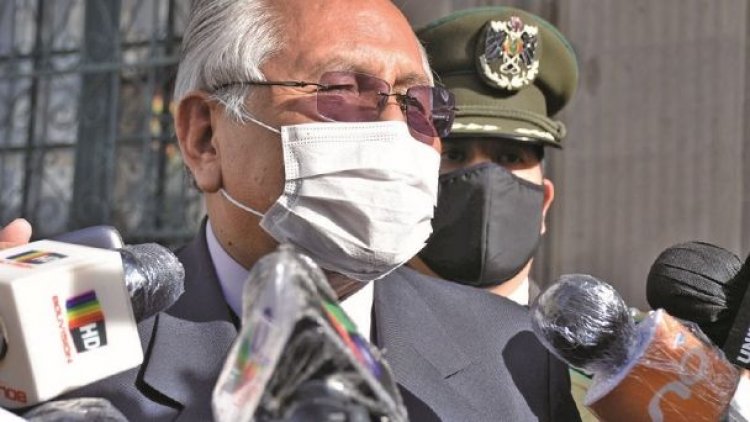 El exvicepresidente Víctor Hugo Cárdenas es internado por Covid-19