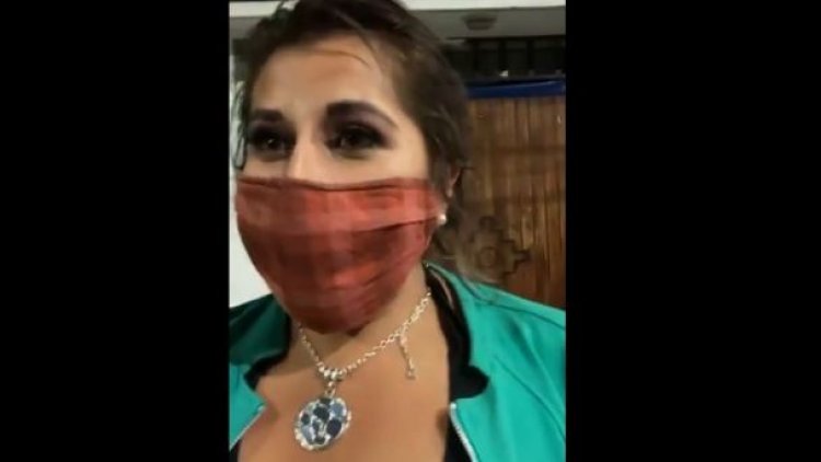¿Quién es la mujer que dice ser ahijada del Presidente?